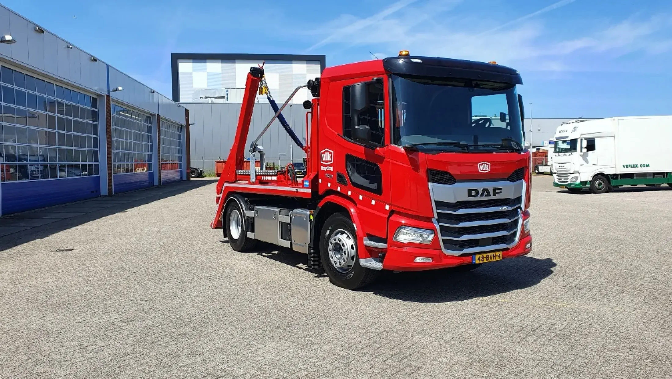 Van Leeuwen Katwijk - DAF XD 410 FA DC