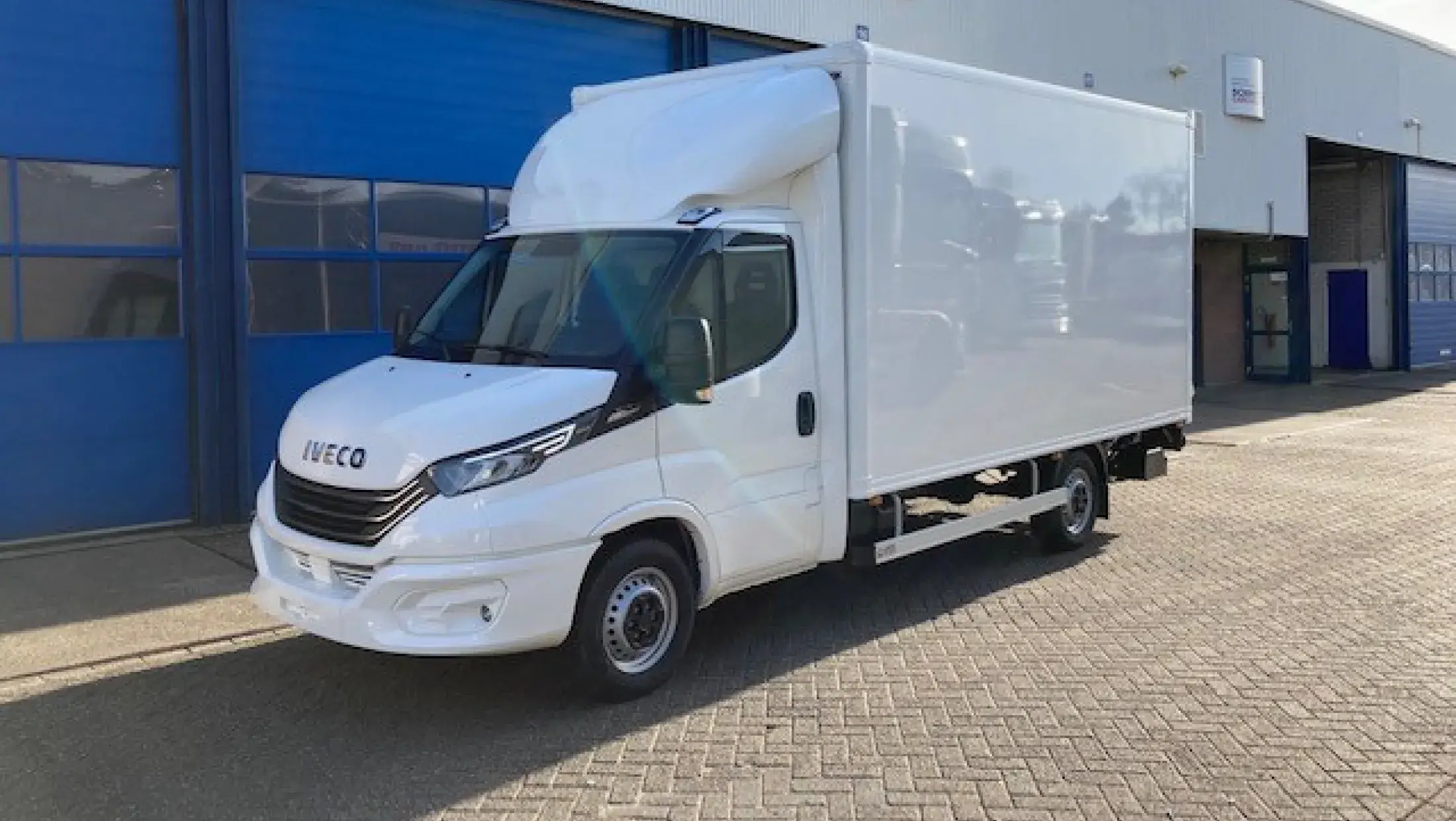 IVECO Daily 35S16A8 - Grill Academy