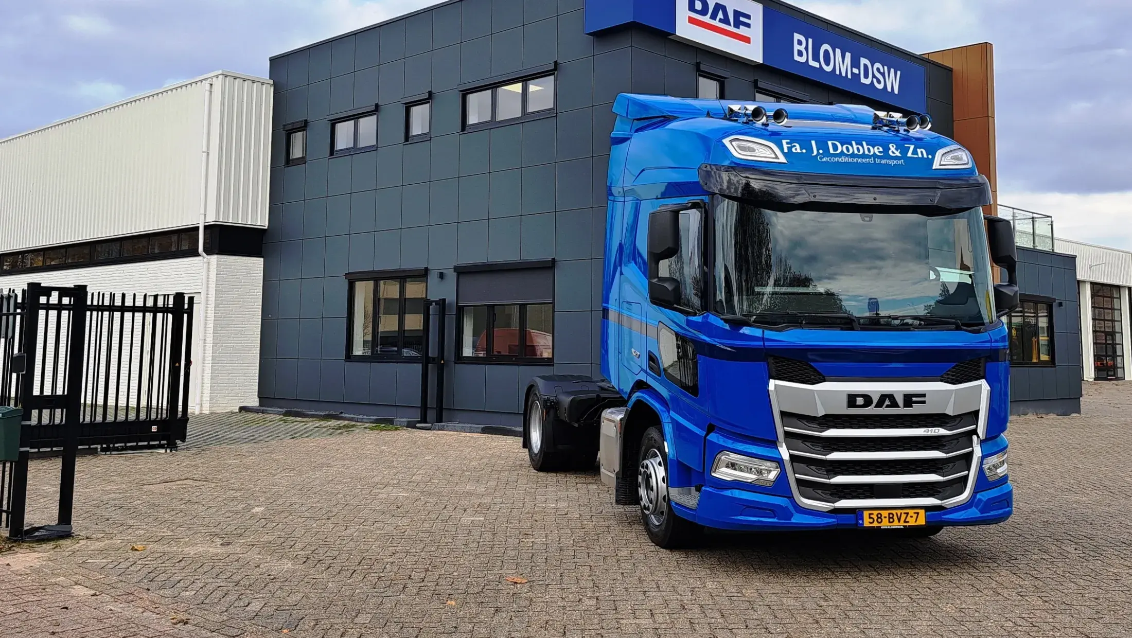 Fa. J Dobbe Transport - DAF XD 410 FT SHC NGD