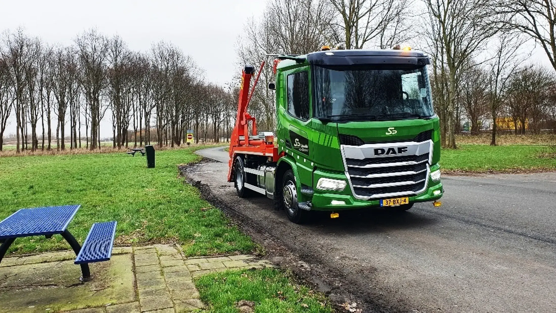 DAF XD 300 FA DC - Schadde van Dooren Katwijk