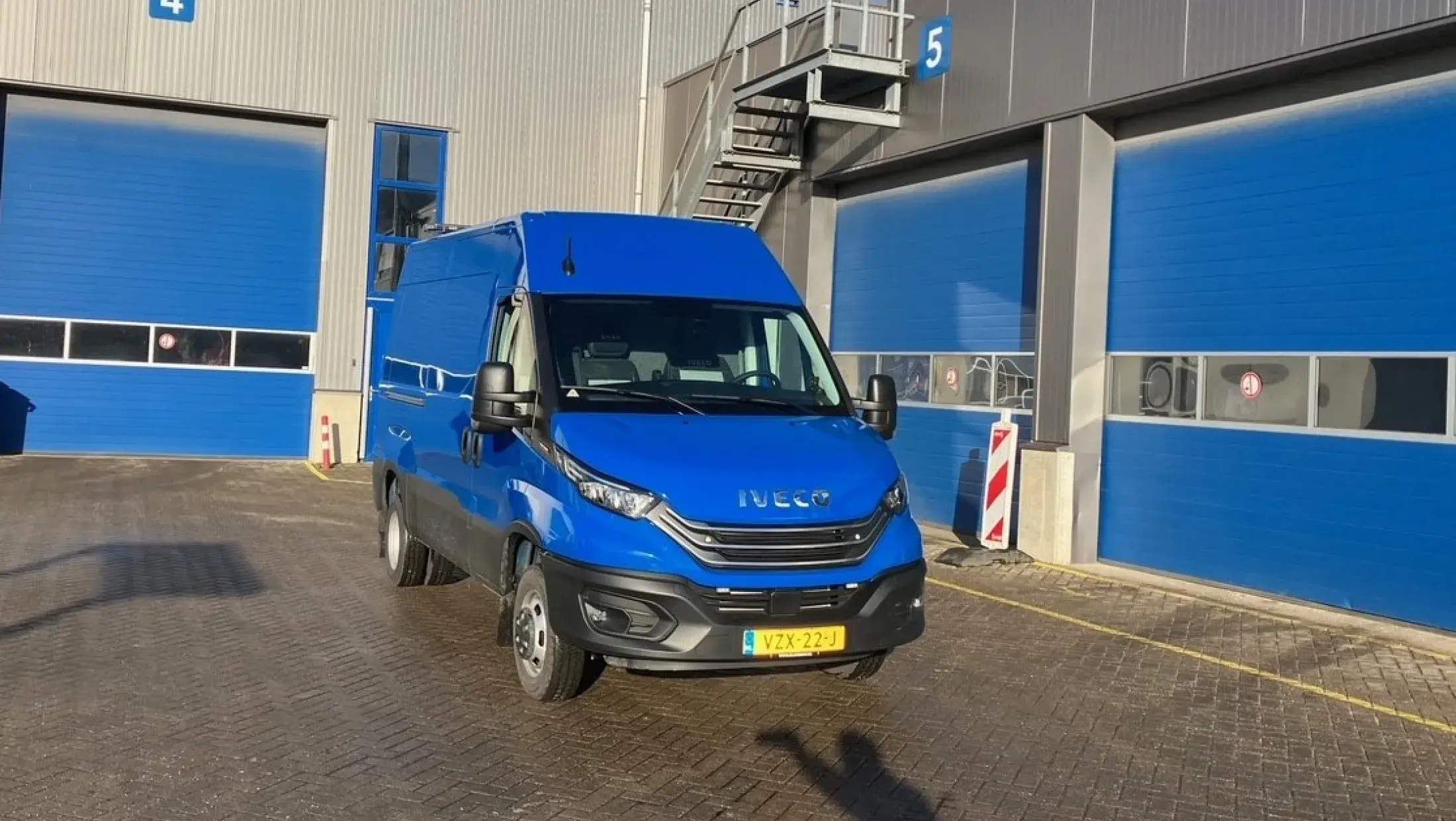 Iveco Daily 35C18 - AH Vrij