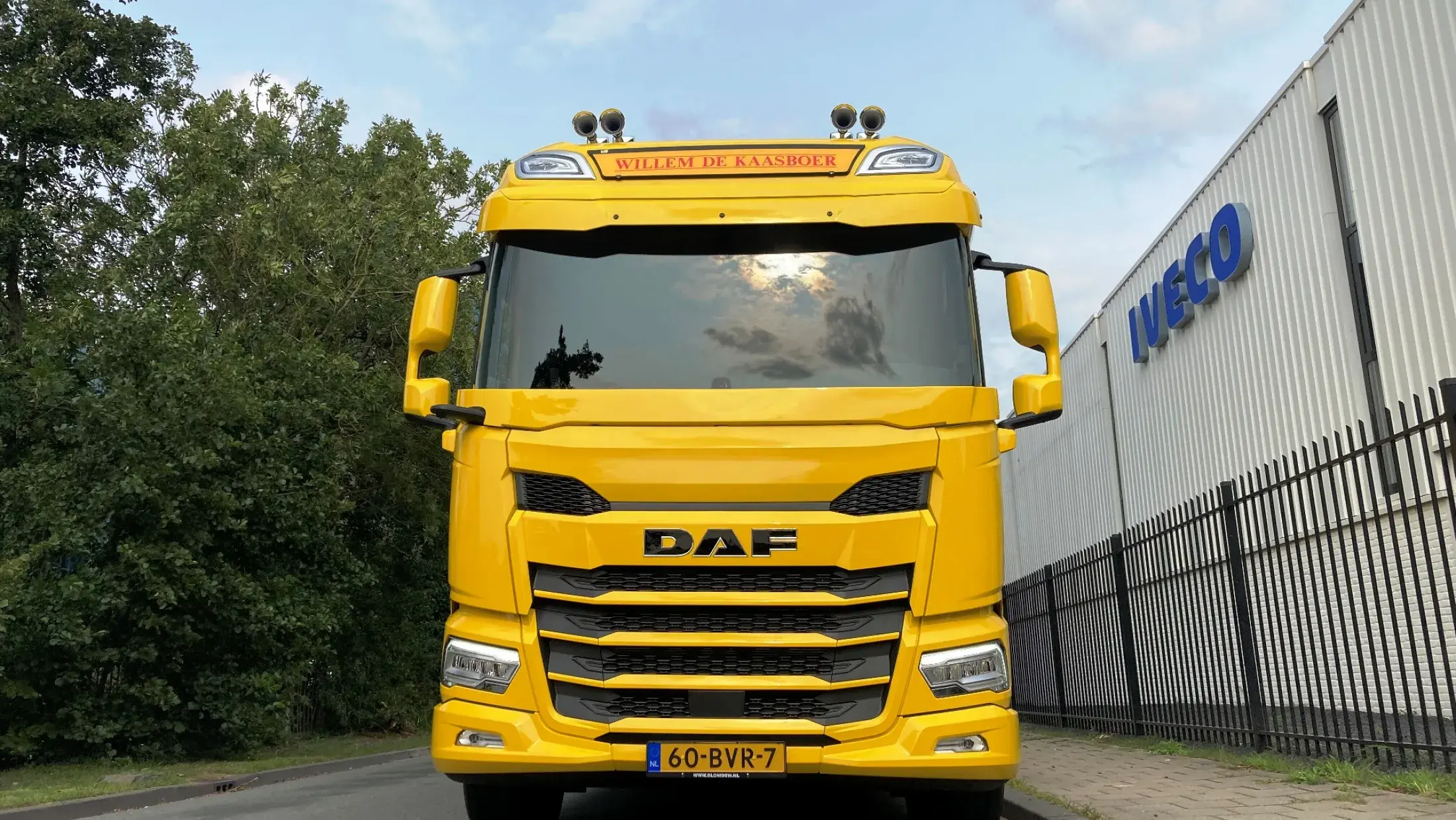 DAF XD 370 FA SHC - Driebrugse kaashandel