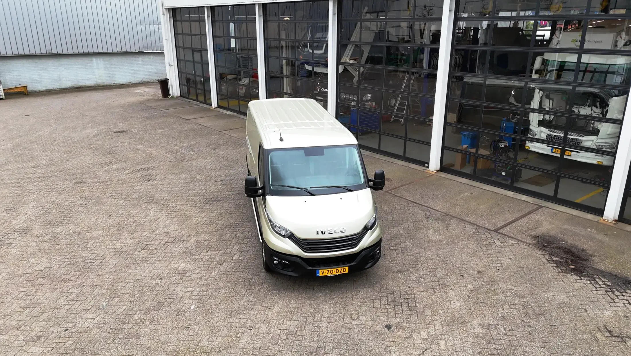 IVECO DAILY 35S18 HA8 - Vergunst Stroopwafels