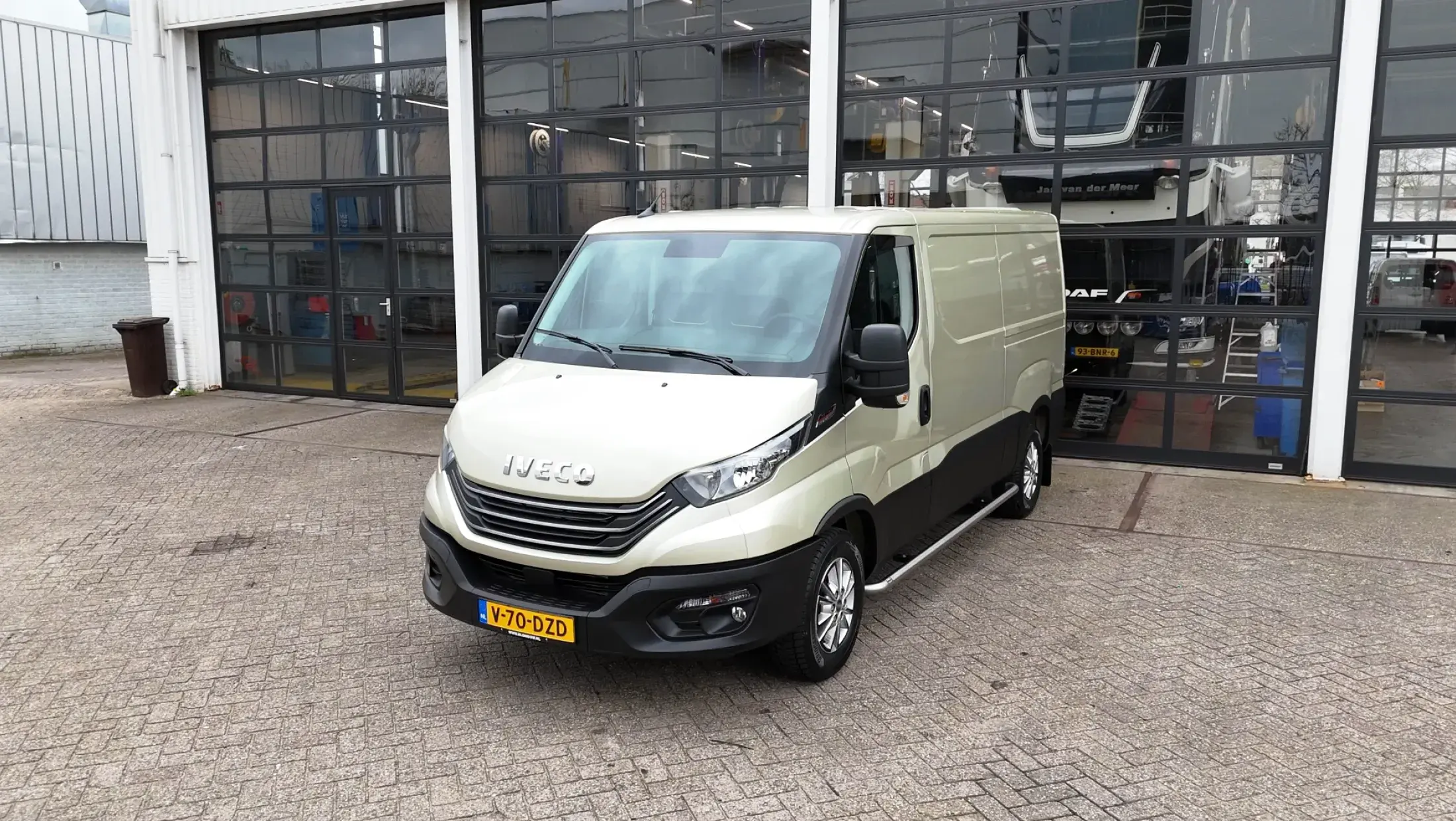 IVECO DAILY 35S18 HA8 - Vergunst Stroopwafels