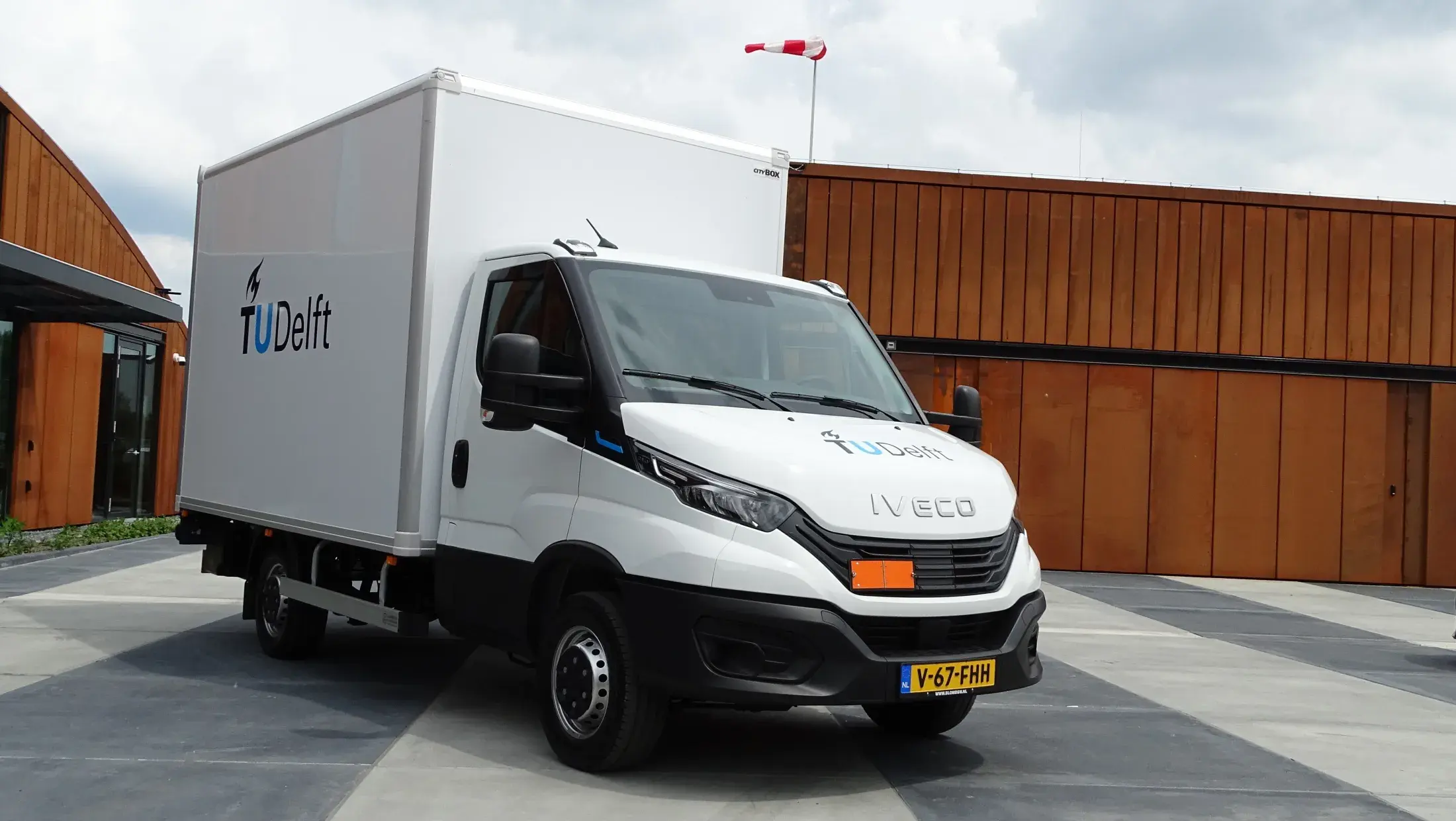 TU Delft - Iveco eDaily 42S14 