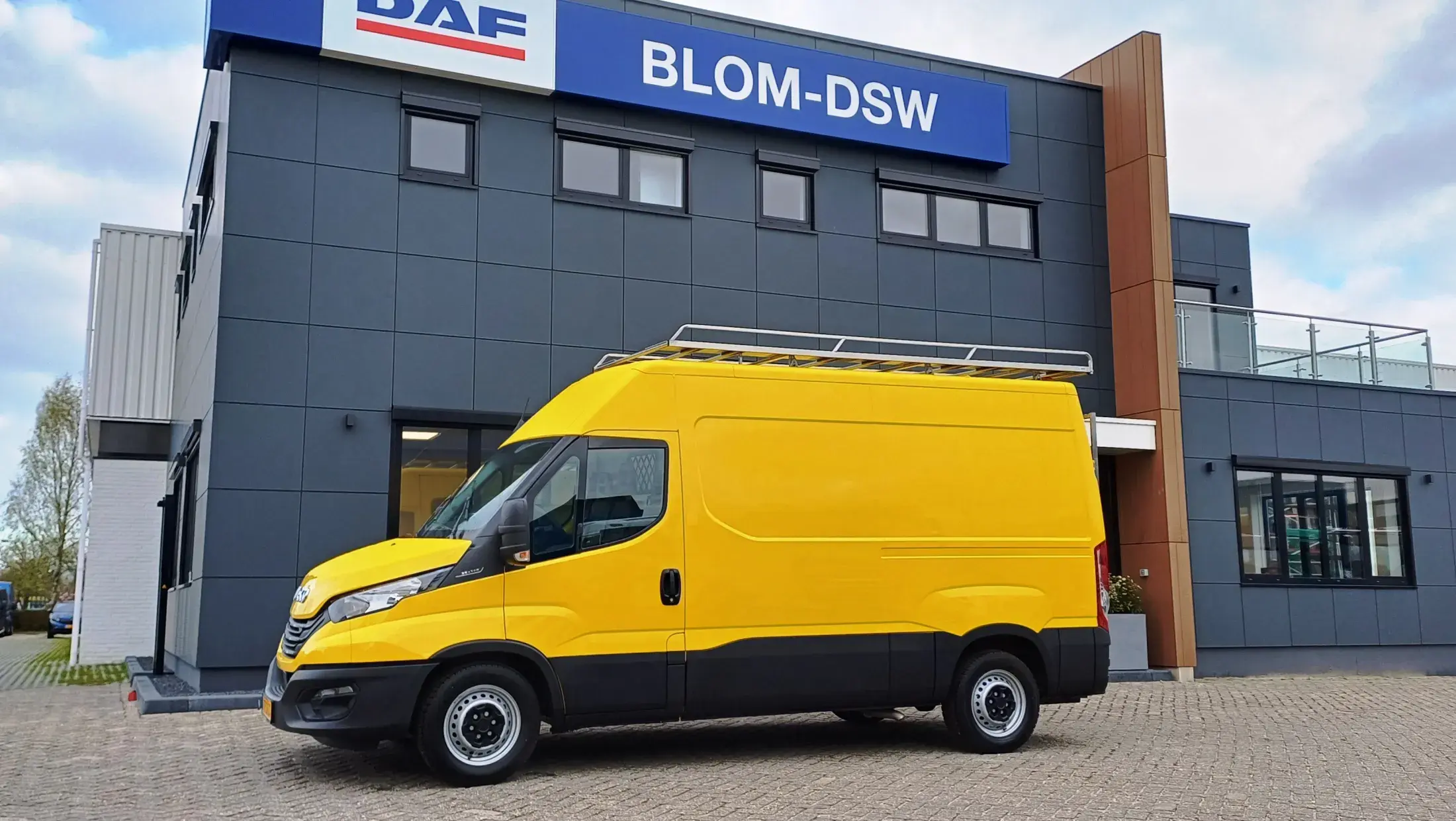 Iveco daily 35S14 van - Gemeente Zoeterwoude