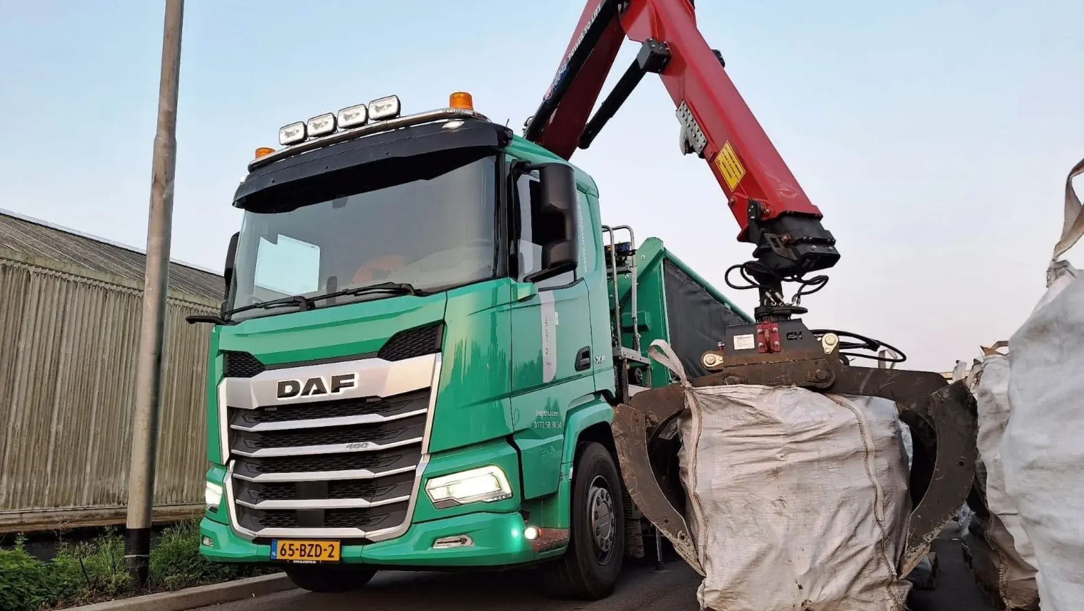 DAF XF 480 FAQ DC - M. van der Spek Hoveniersbedrijf BV