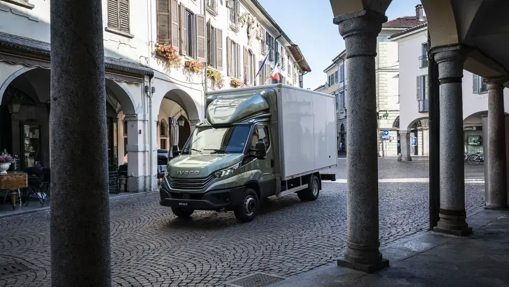 IVECO DAILY Chassis Cabine gesloten laadbak MY24