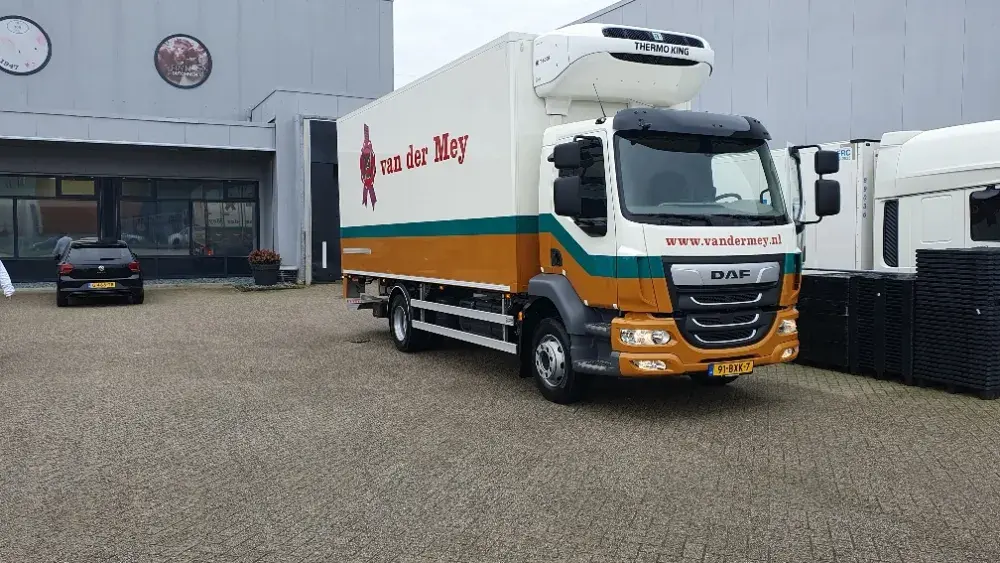 Van der Meij Vlees - DAF  LF 210 FA 14t